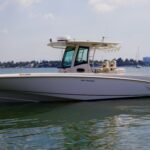 Boston Whaler 320 Outrage