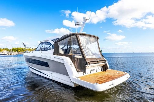 Jeannue Leader 36