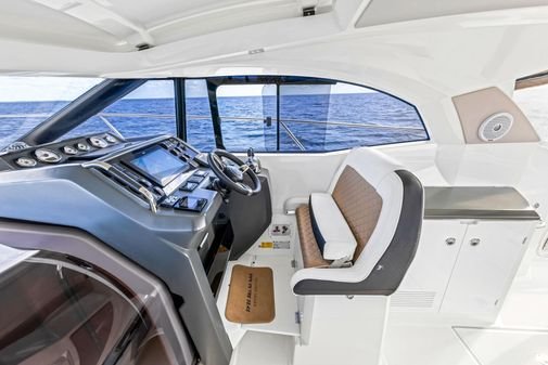 Jeannue Leader 36