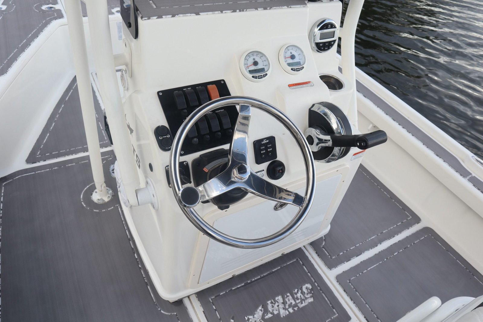 2019 Mako 21 LTS (MINT CONDITION)