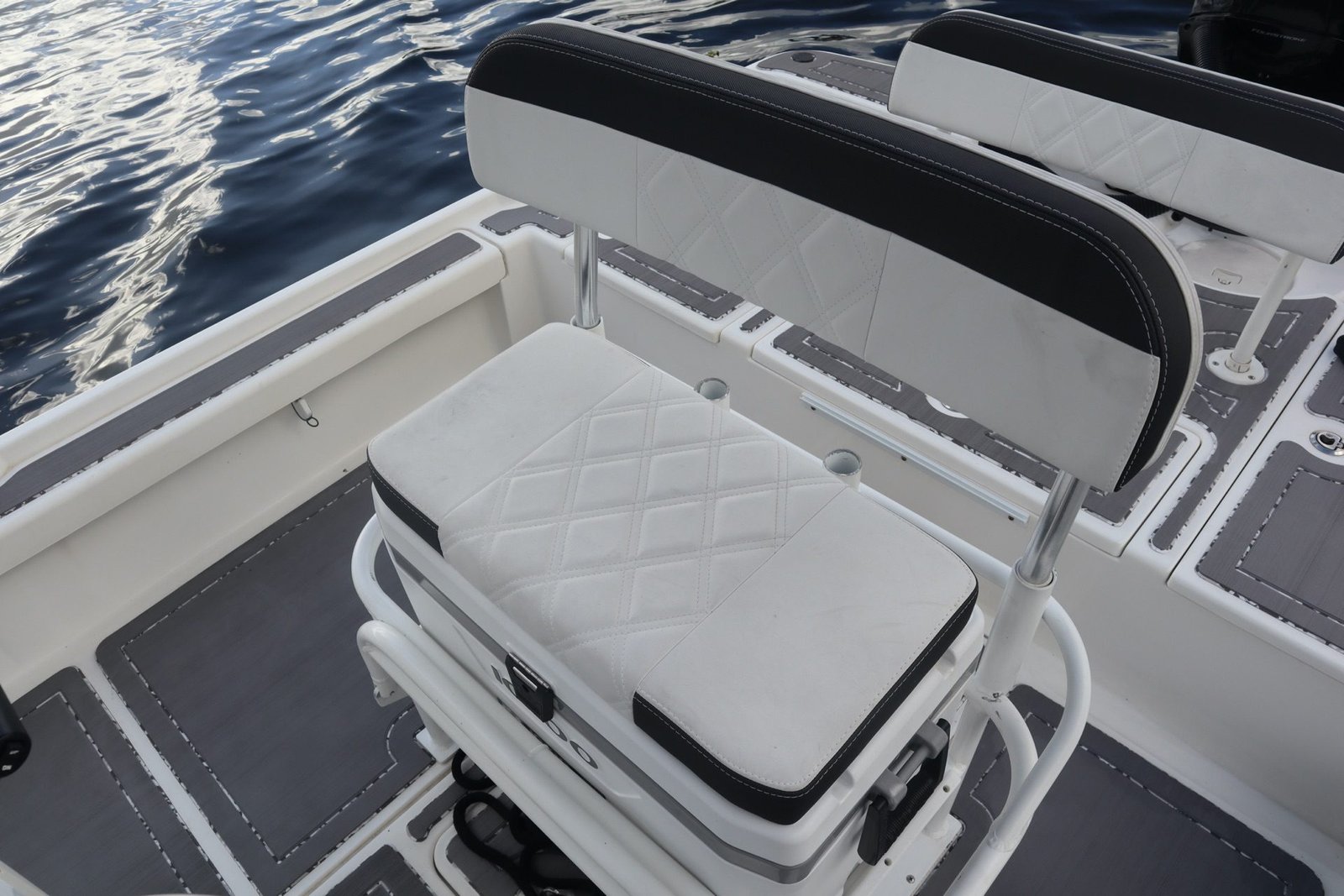 2019 Mako 21 LTS (MINT CONDITION)