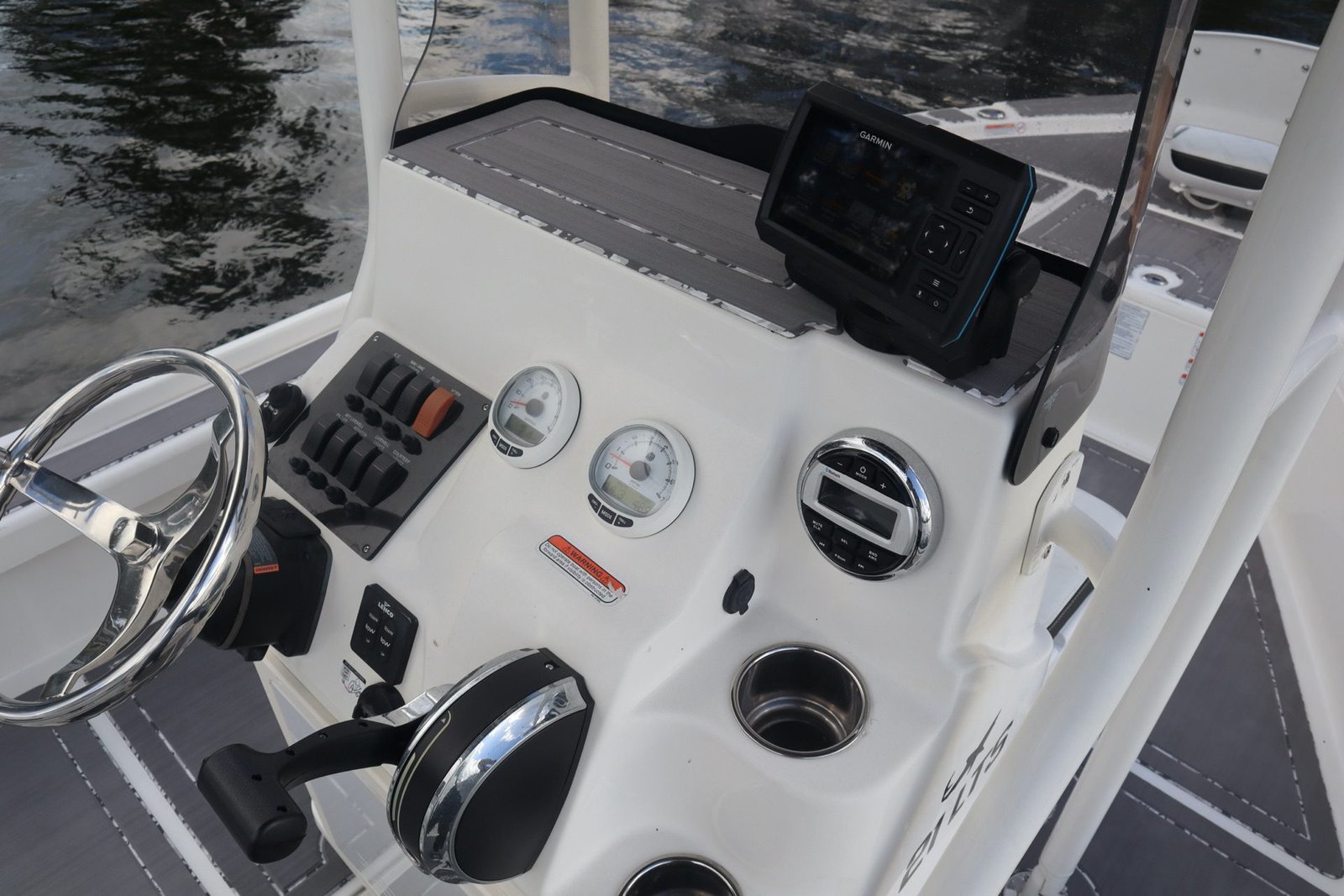 2019 Mako 21 LTS (MINT CONDITION)