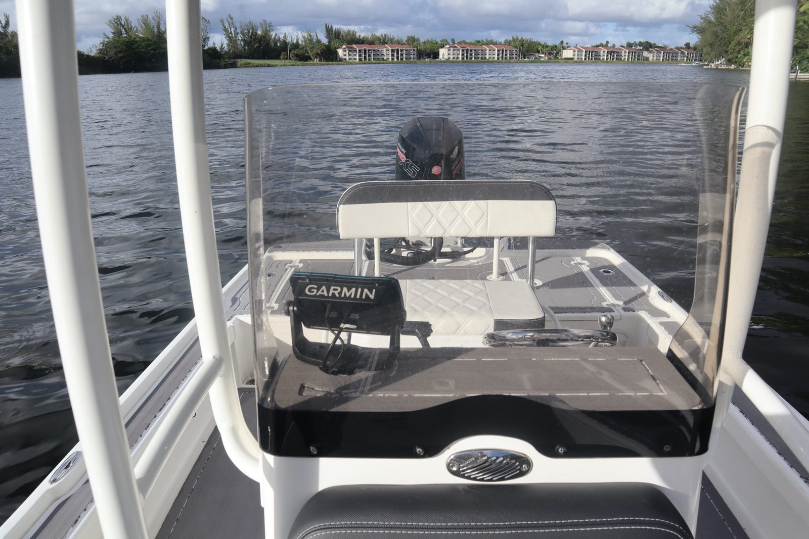 2019 Mako 21 LTS (MINT CONDITION)