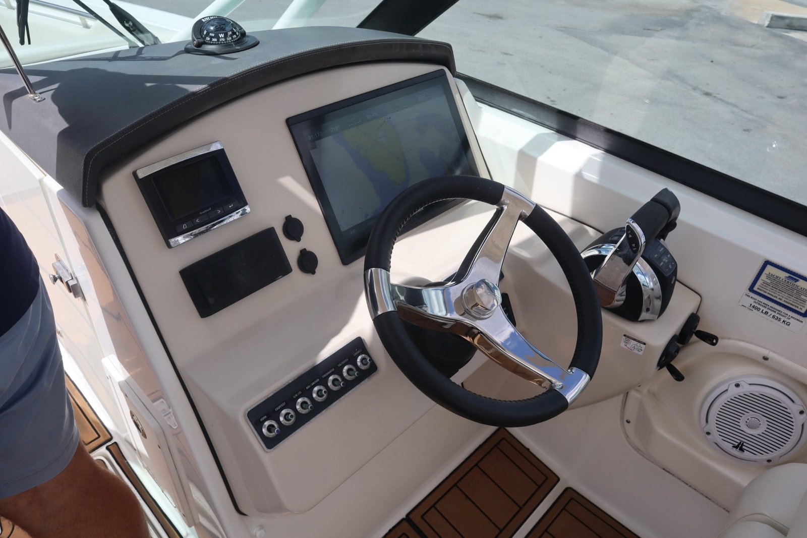Boston Whaler 270 Vantage