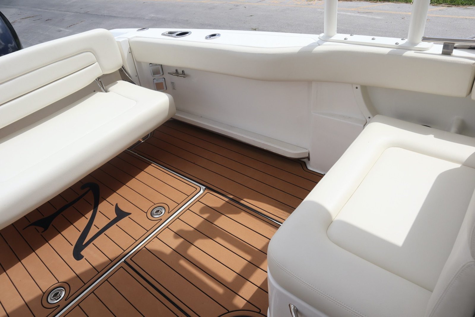Boston Whaler 270 Vantage