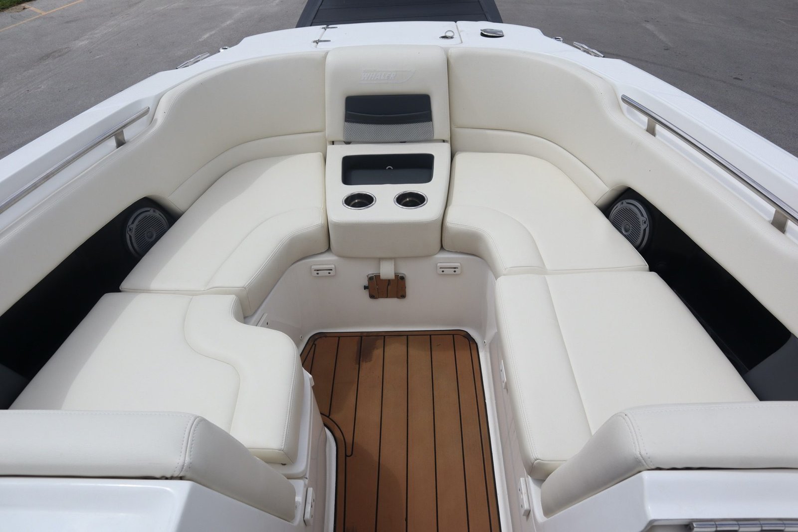 Boston Whaler 270 Vantage