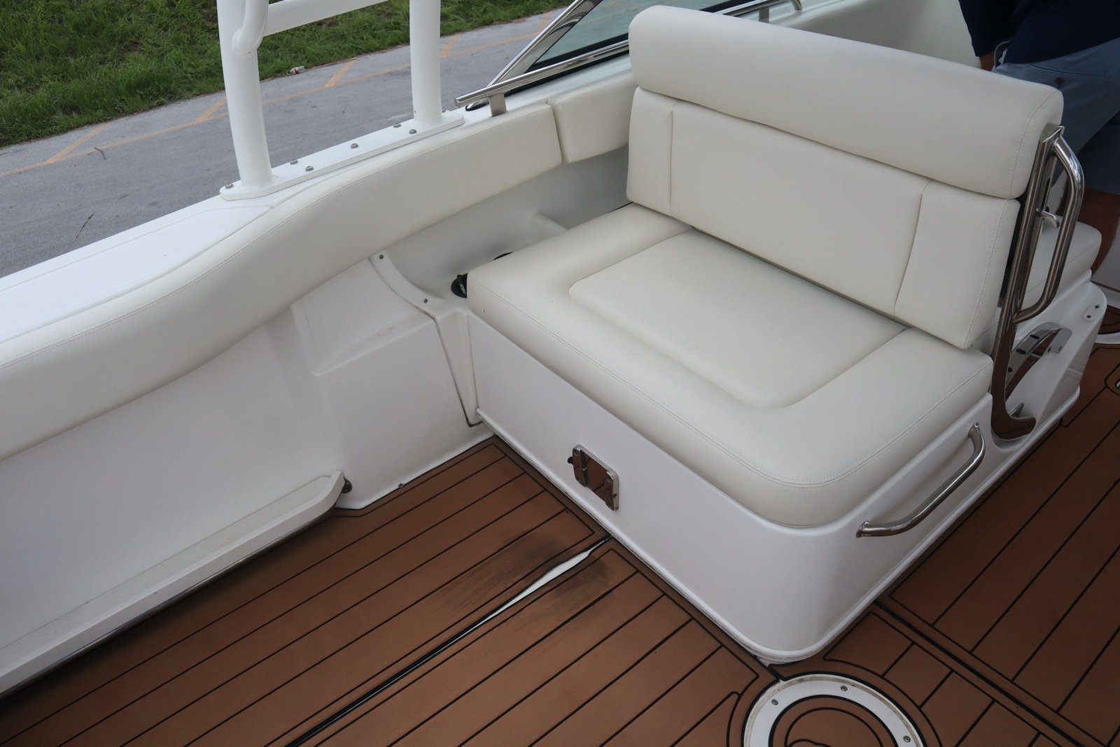 Boston Whaler 270 Vantage