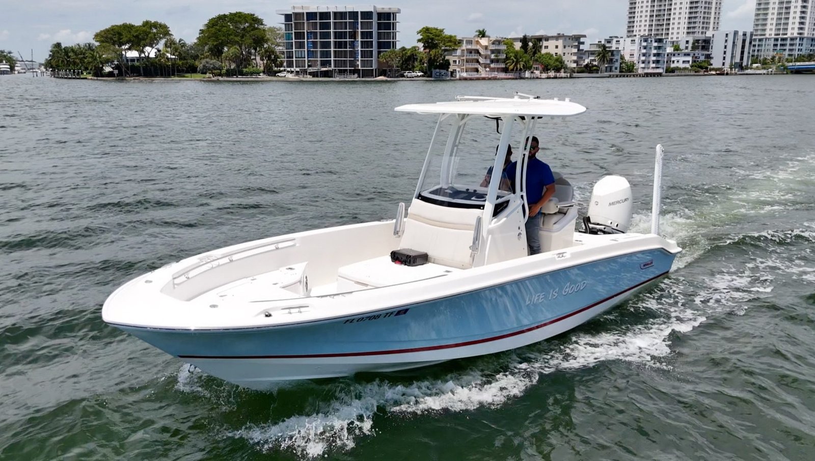 2022 Boston Whaler 250 Dauntless (MINT CONDITION)
