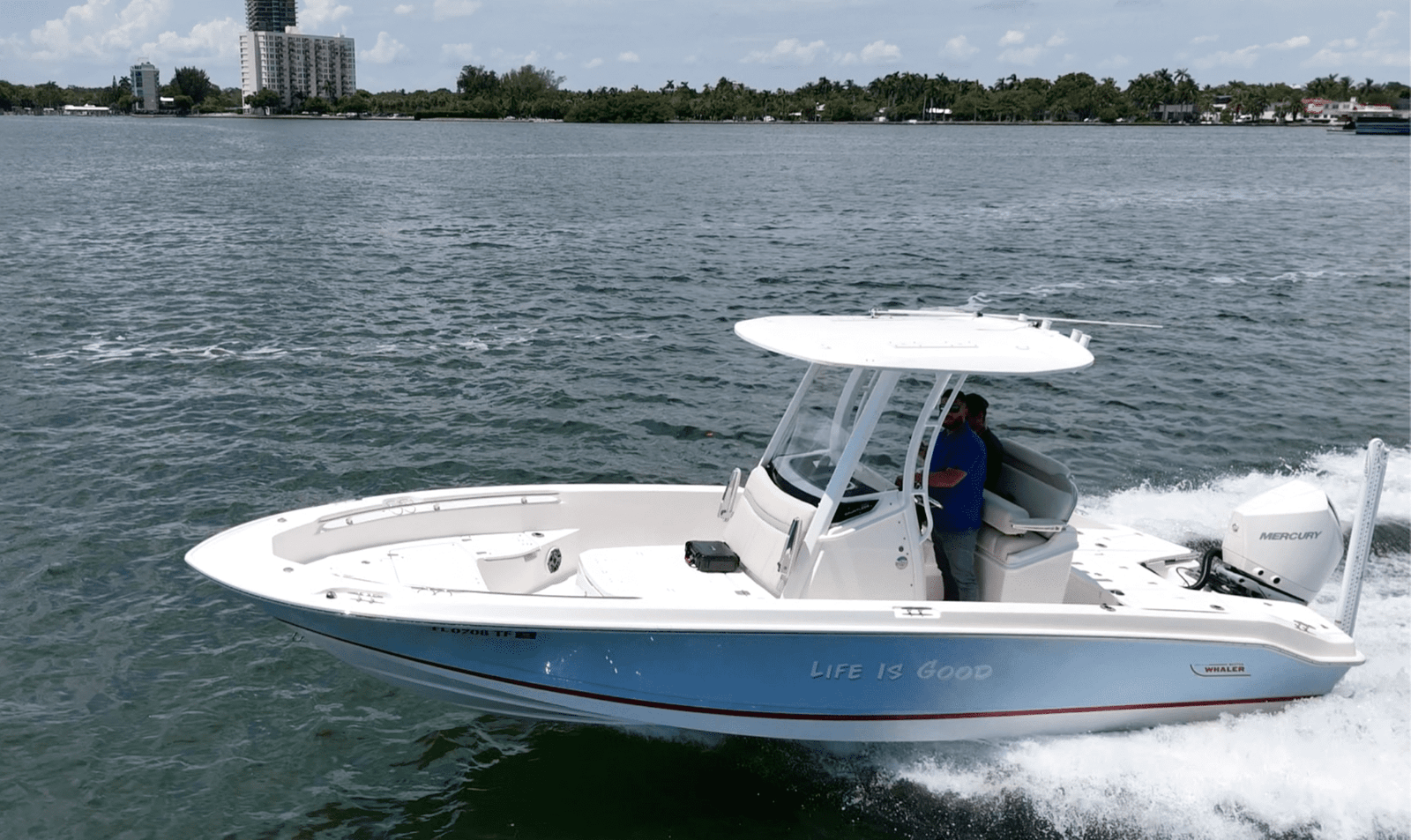 2022 Boston Whaler 250 Dauntless (MINT CONDITION)