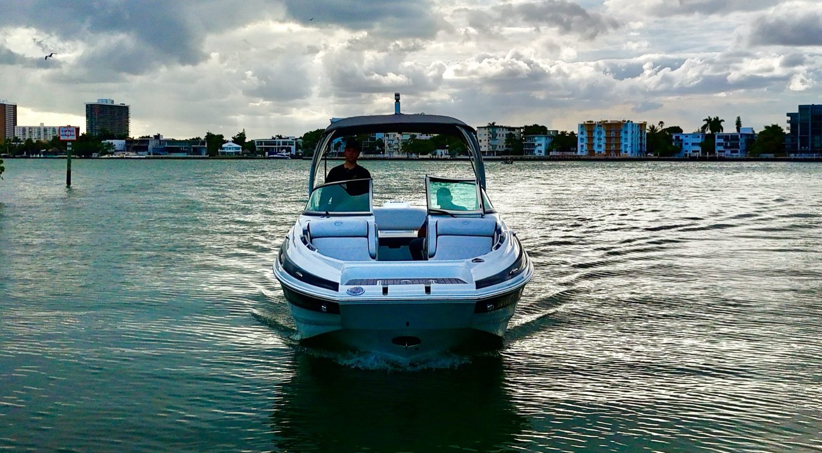 2023 Crownline 285 XS (PRISTINE CONDITIONS)