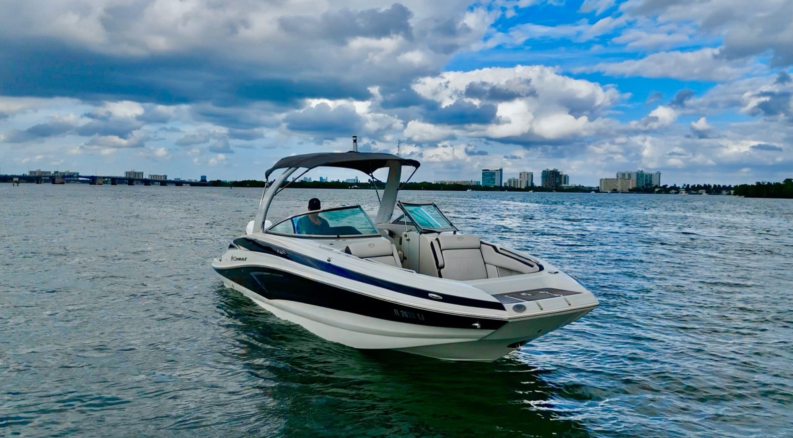 2023 Crownline 285 XS (PRISTINE CONDITIONS)