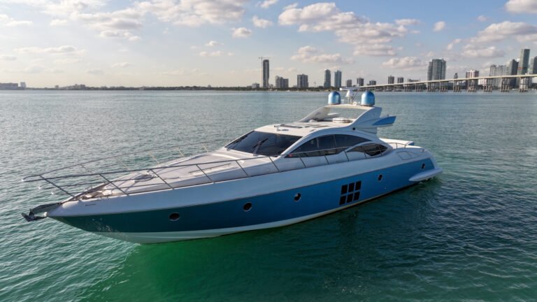 2003 Azimut 68S (Pristine Conditions)