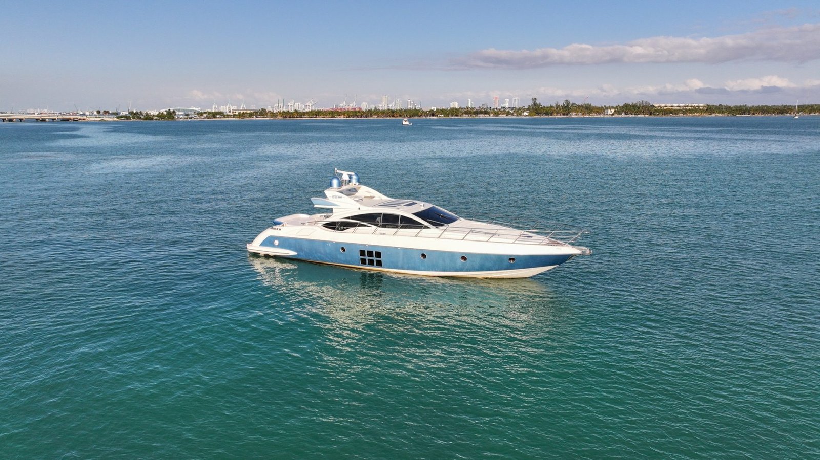 2003 Azimut 68S (Pristine Conditions)