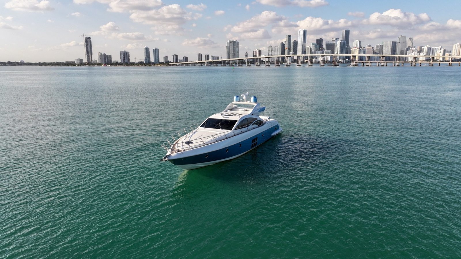 2003 Azimut 68S (Pristine Conditions)