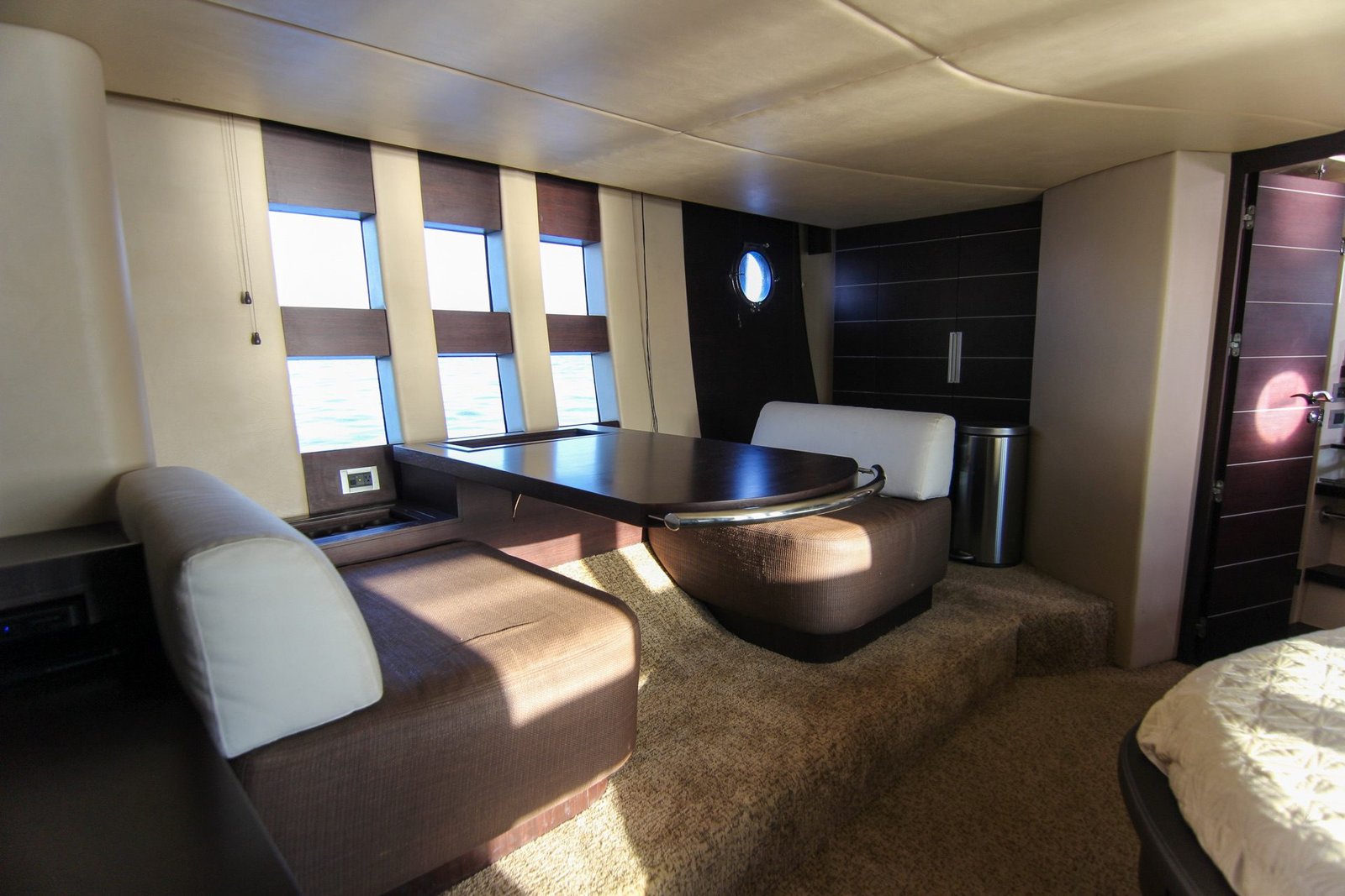 2003 Azimut 68S (Pristine Conditions)