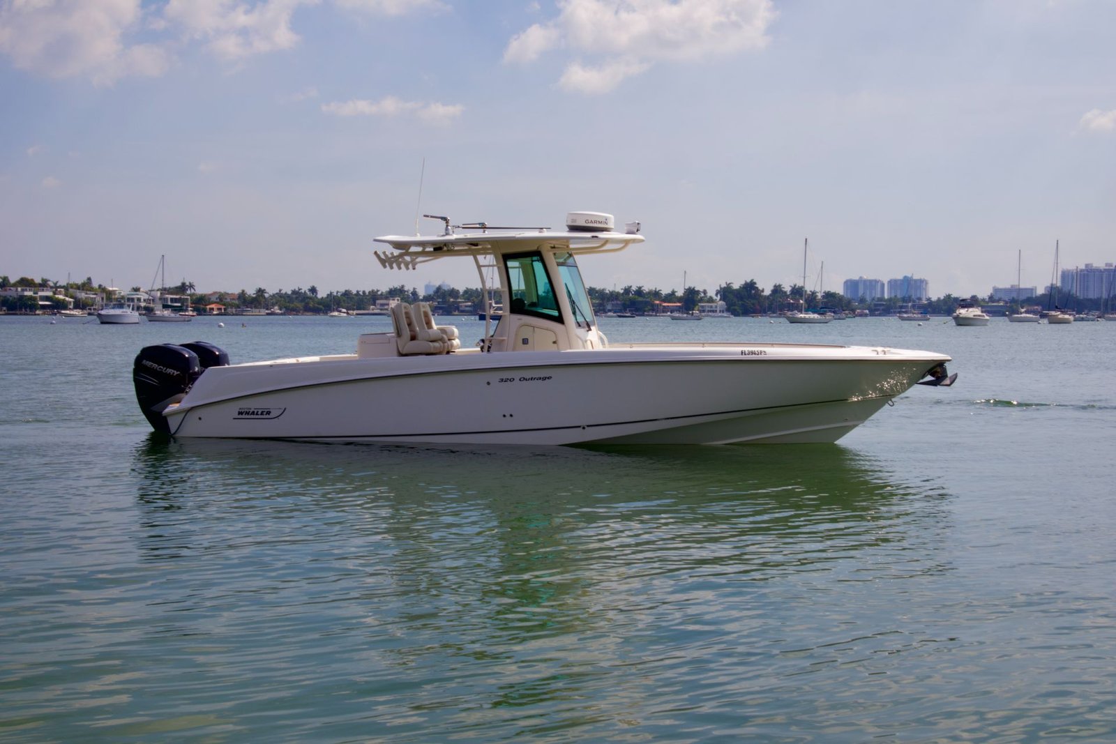 Boston Whaler 320 Outrage