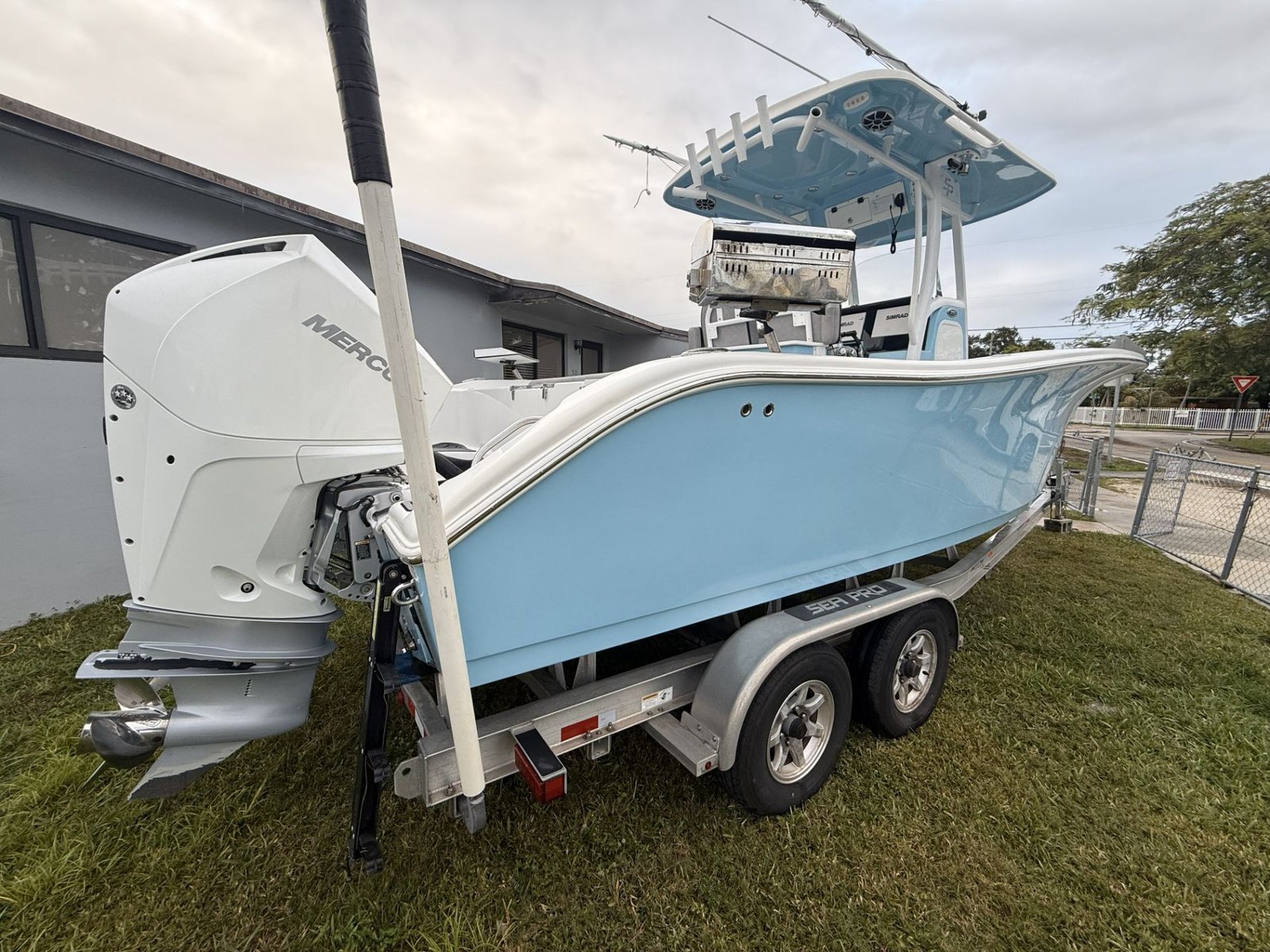 2020 Sea Pro 259 CC powered by twin Mercury 200hp 4 Stroke Verado