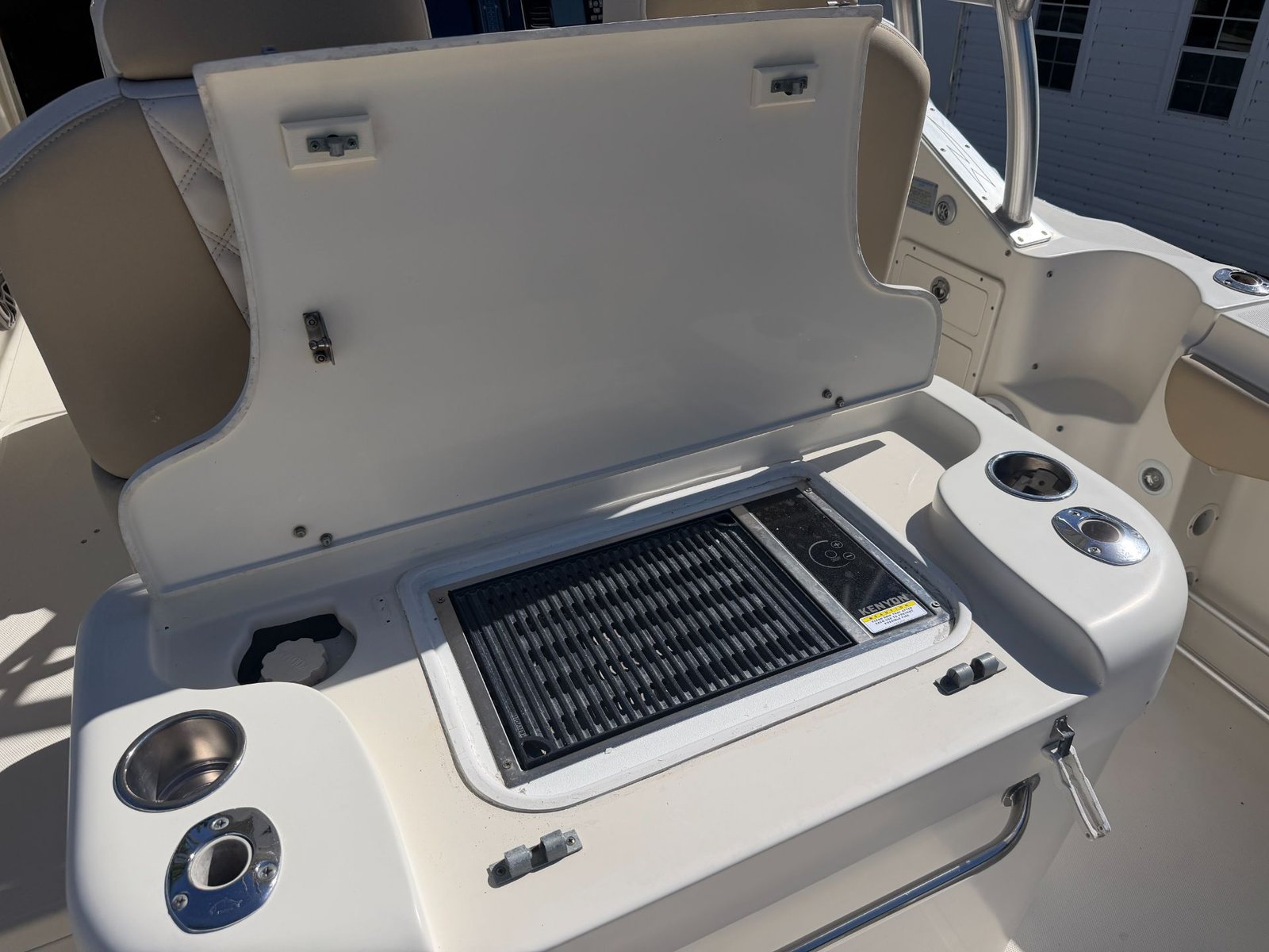 2005 Hydra-Sports Vector 3300 VX Repowered