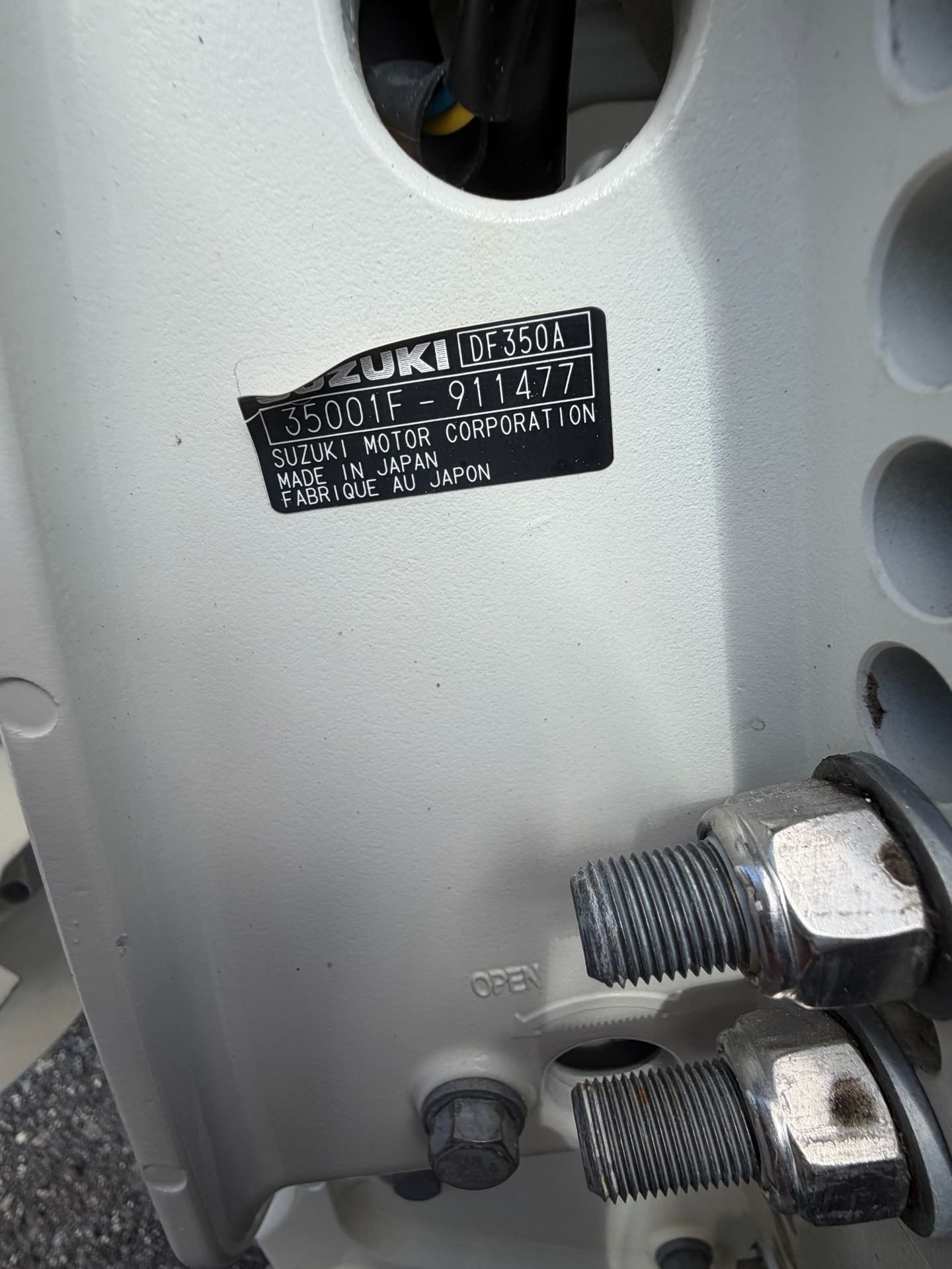 2005 Hydra-Sports Vector 3300 VX Repowered