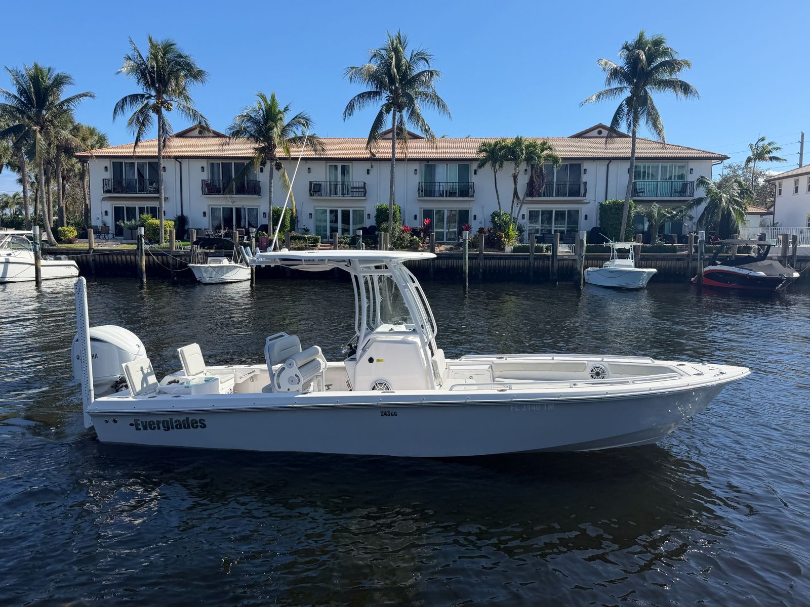 2023 Everglades 243CC