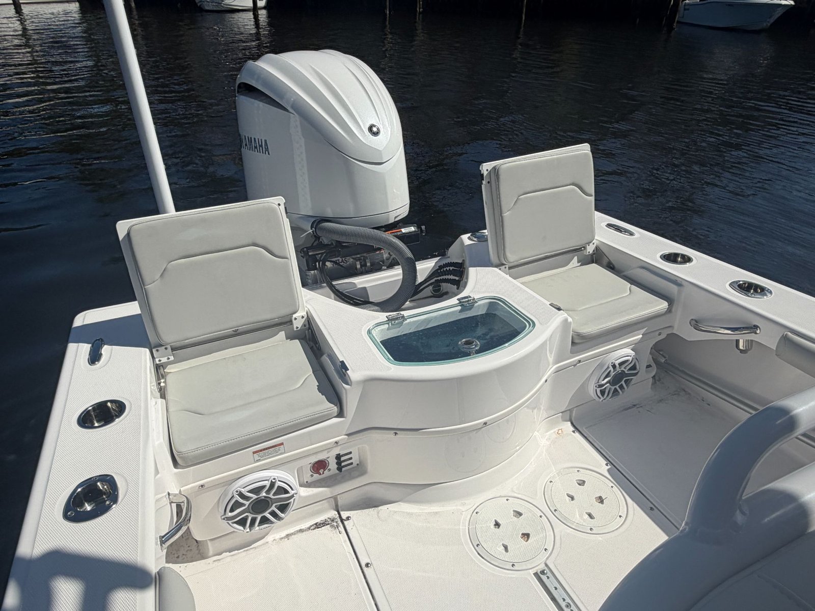 2023 Everglades 243CC