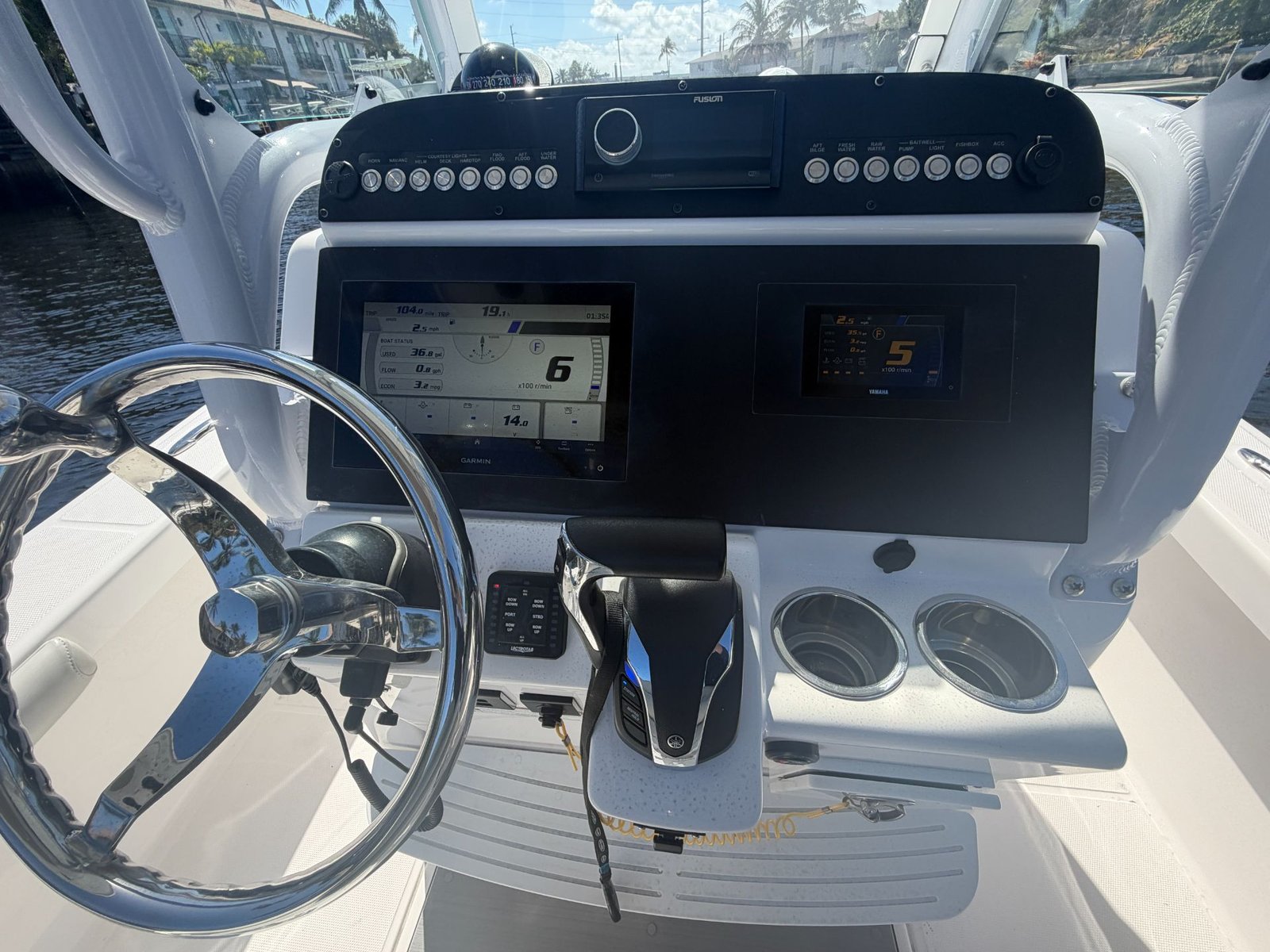 2023 Everglades 243CC