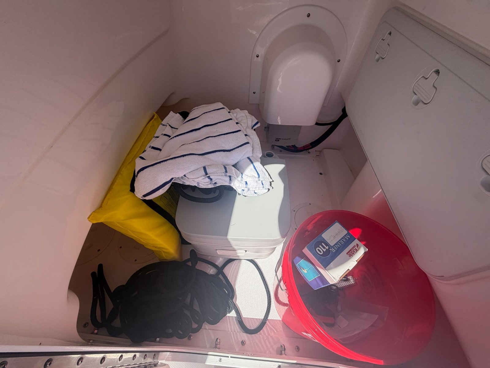 2023 Everglades 243CC