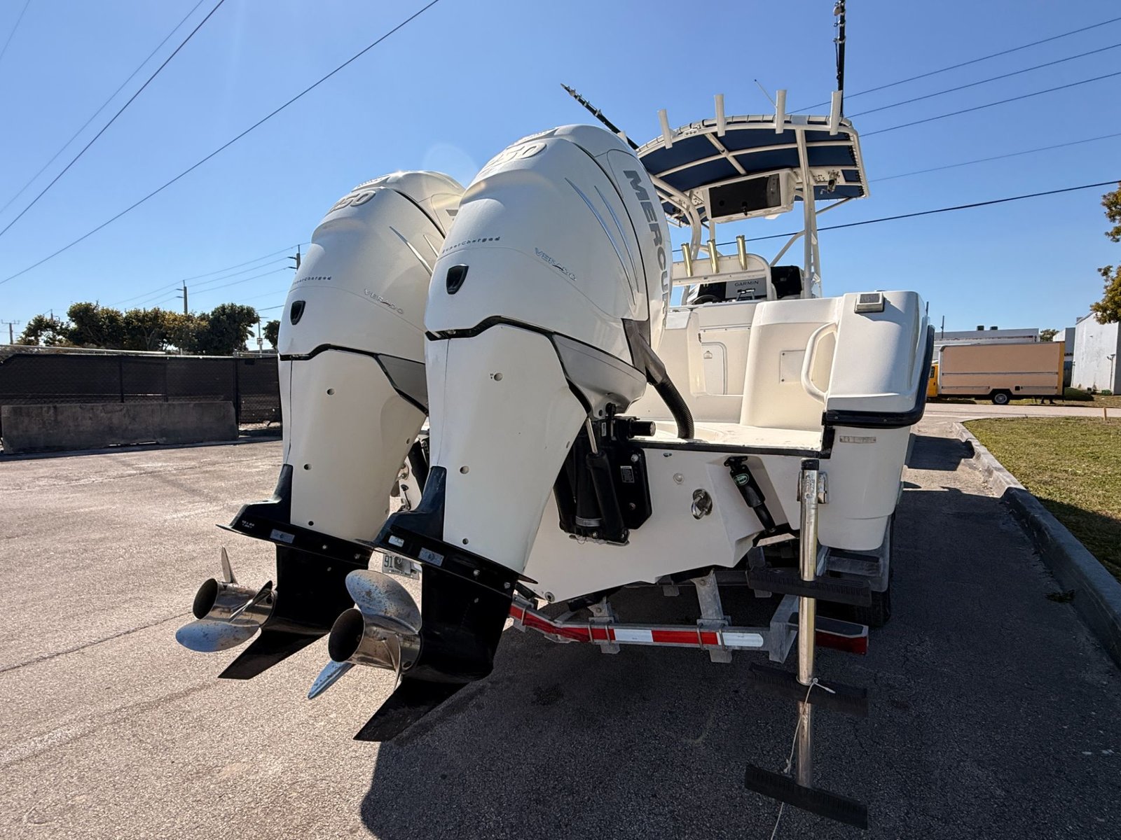 2004 Edgewater 265CC