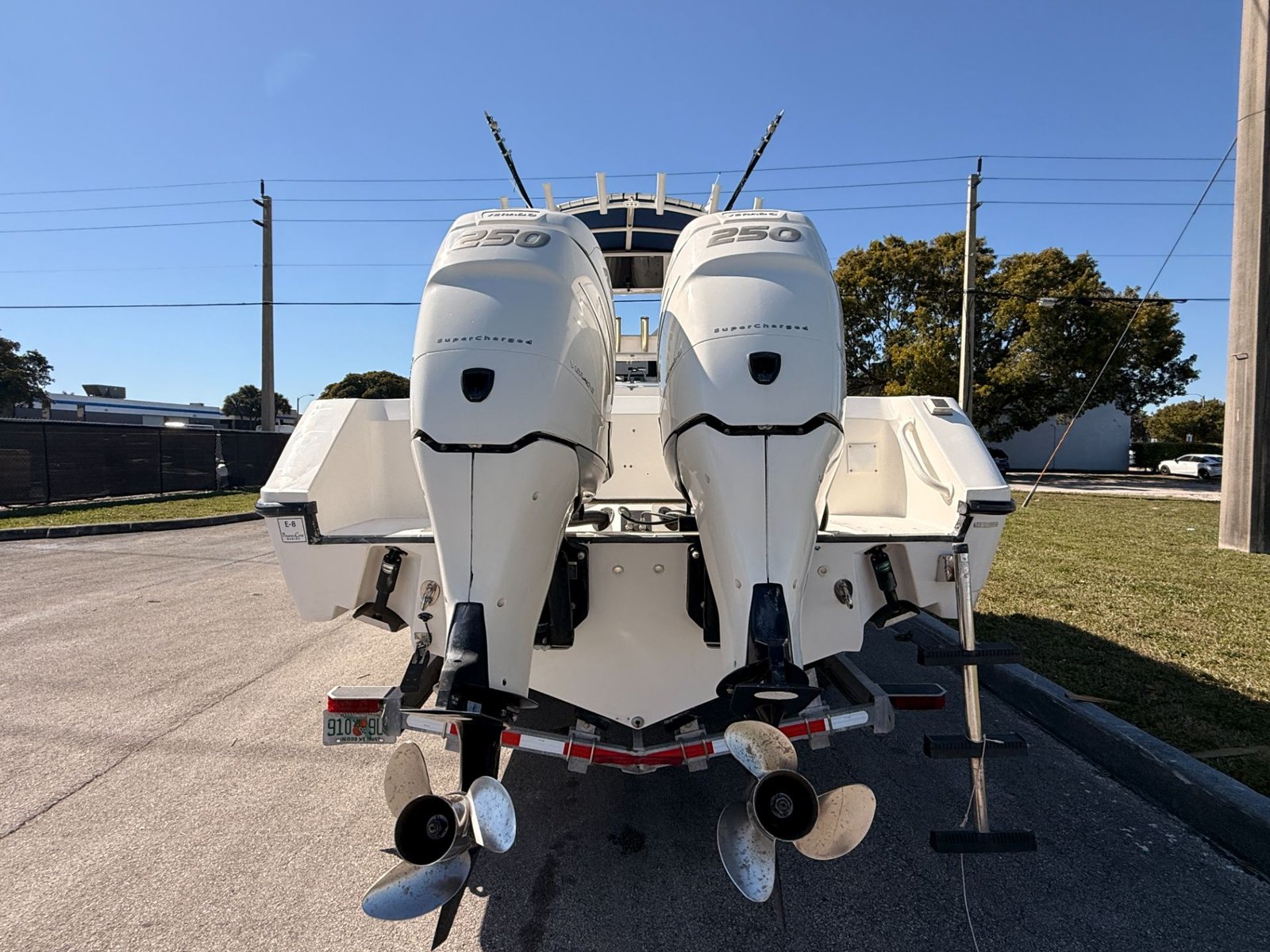 2004 Edgewater 265CC