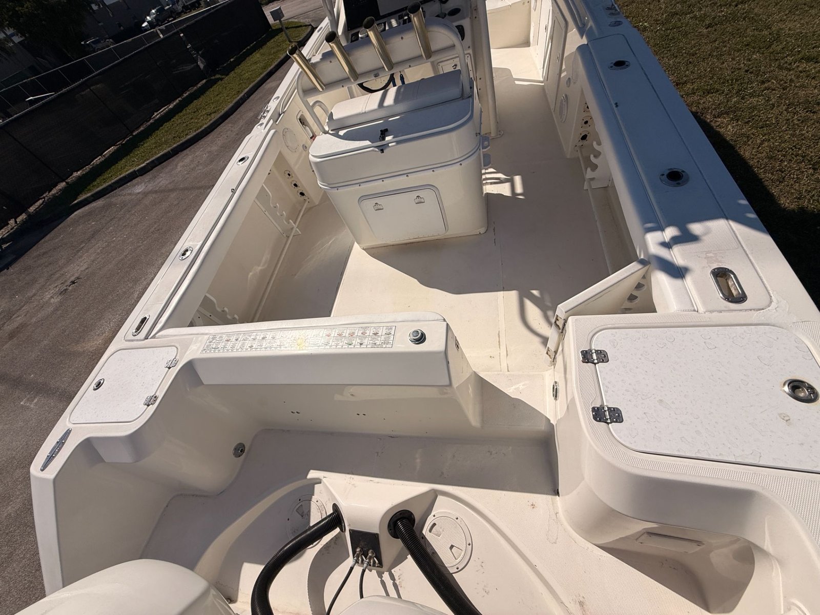 2004 Edgewater 265CC