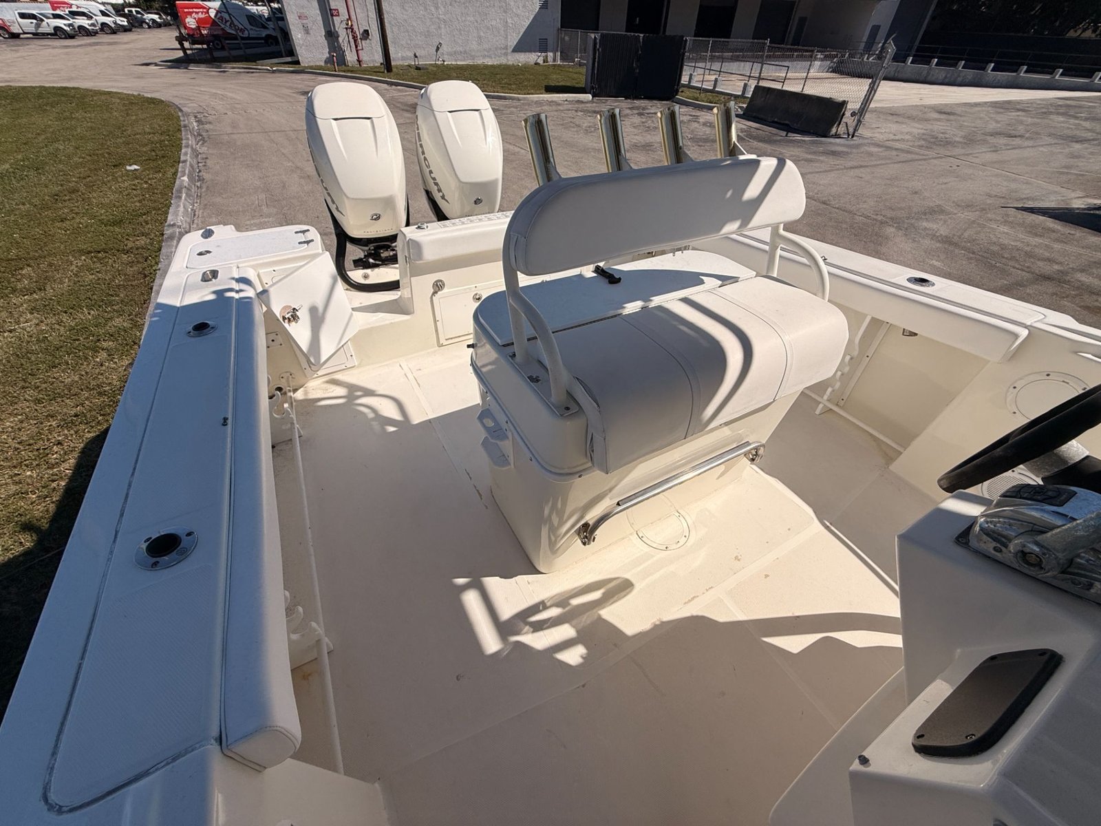 2004 Edgewater 265CC