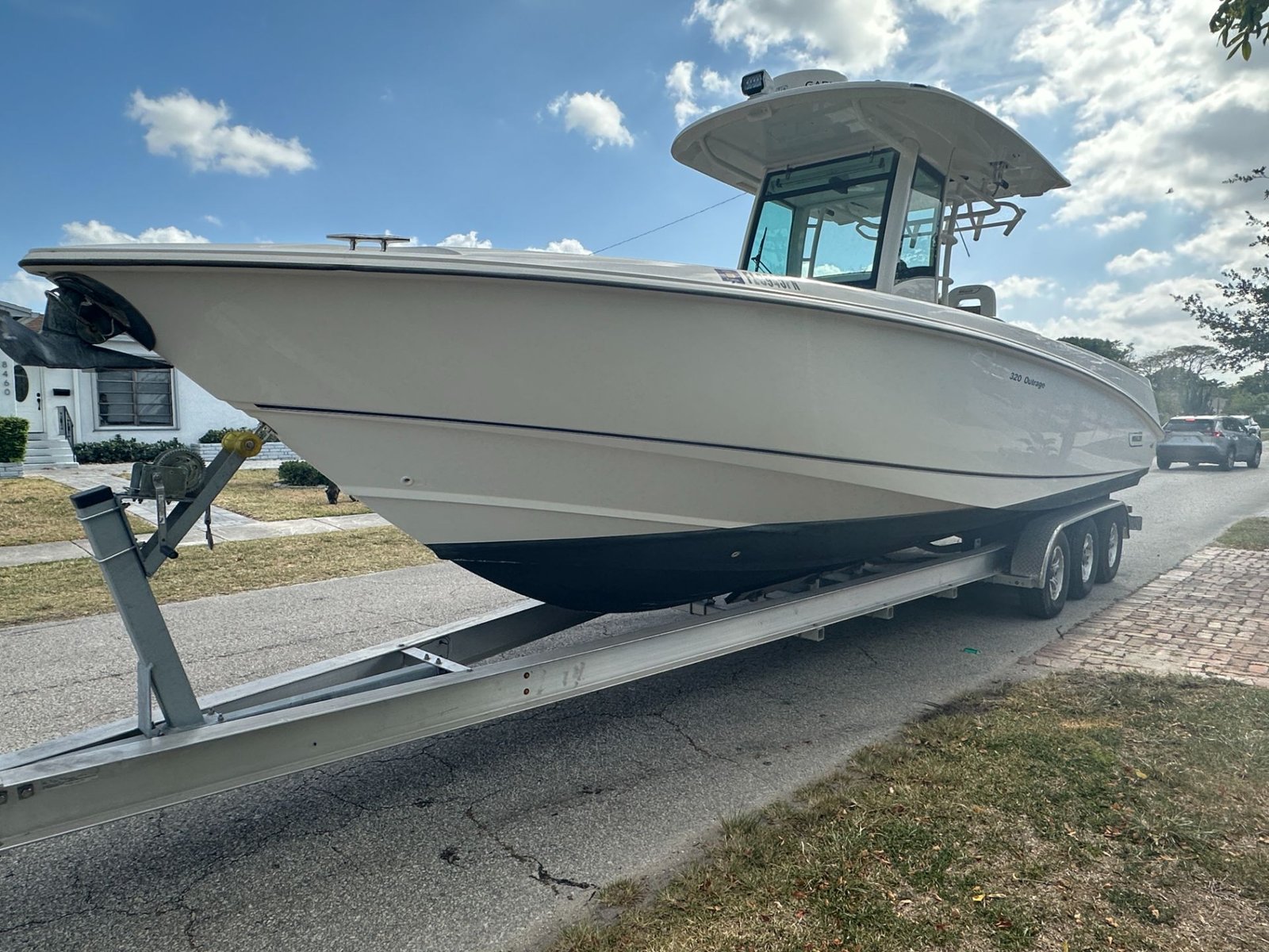 Boston Whaler 320 Outrage