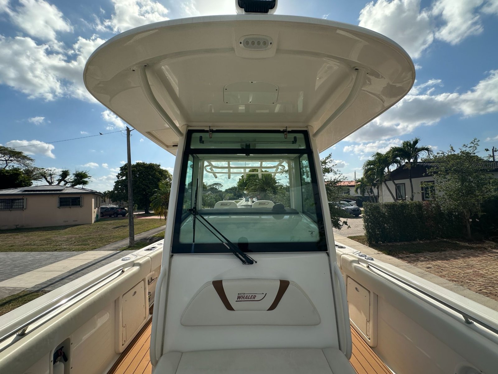 Boston Whaler 320 Outrage