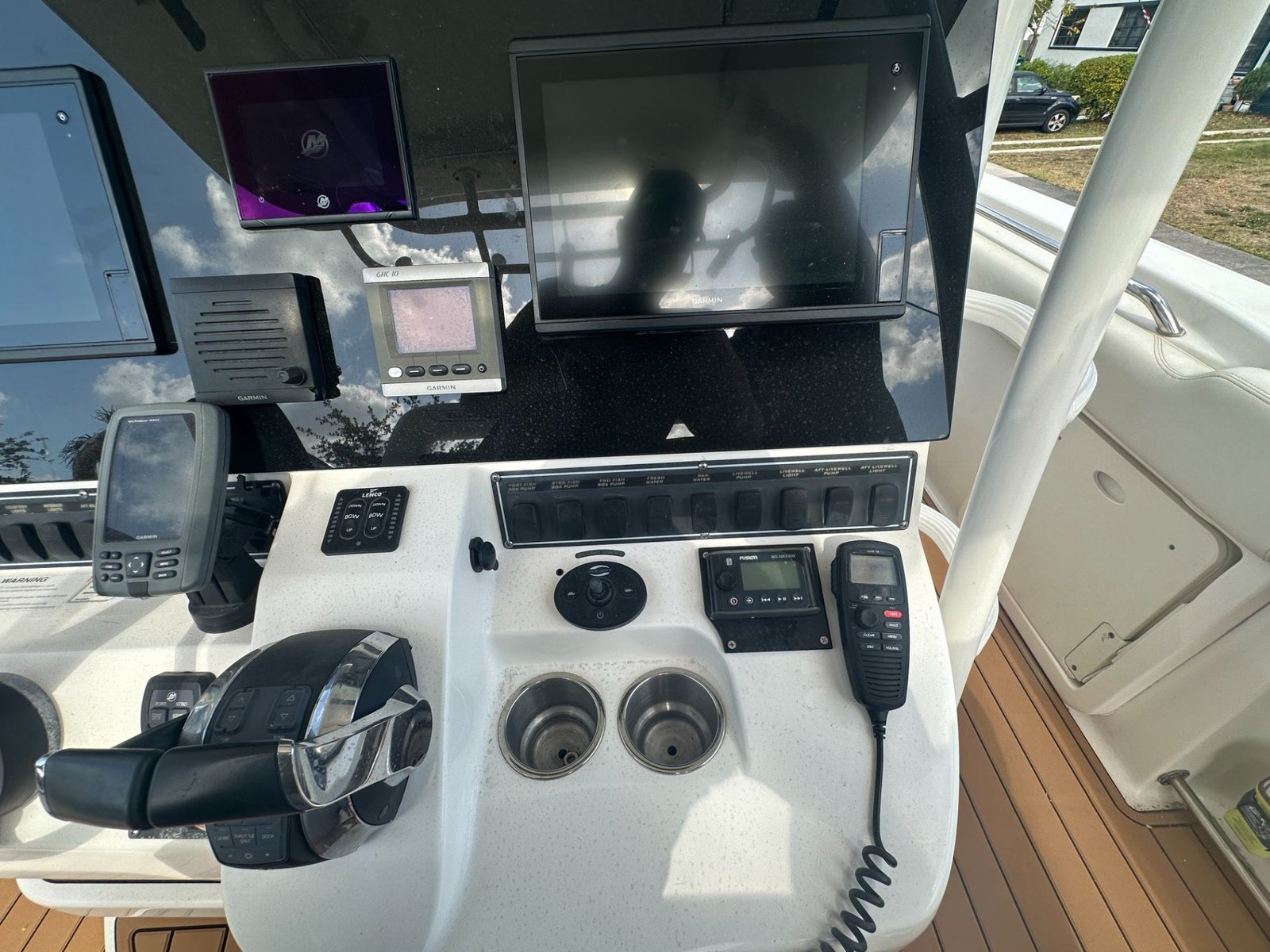 Boston Whaler 320 Outrage