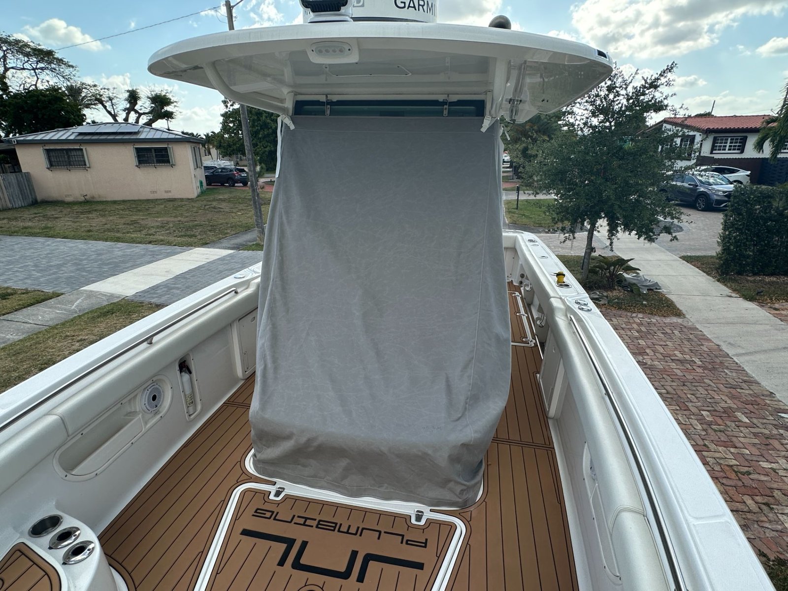 Boston Whaler 320 Outrage