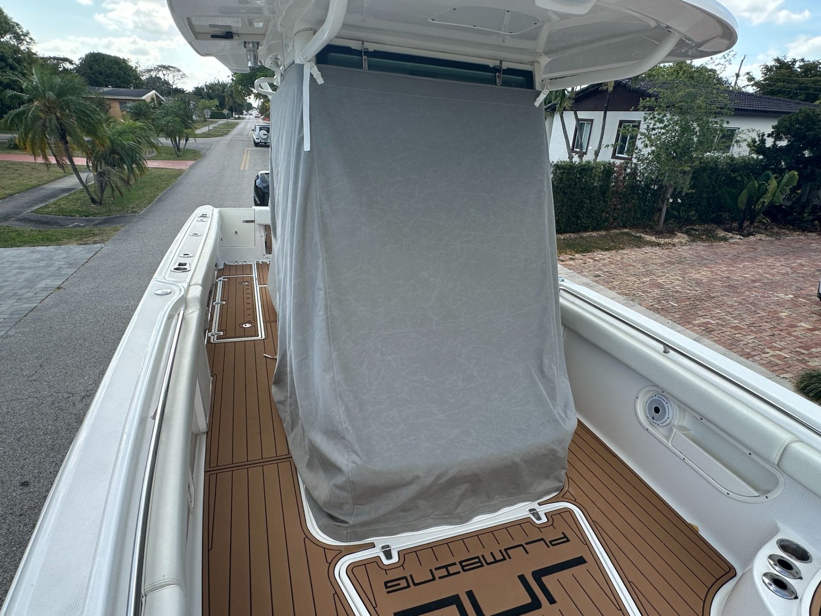 Boston Whaler 320 Outrage