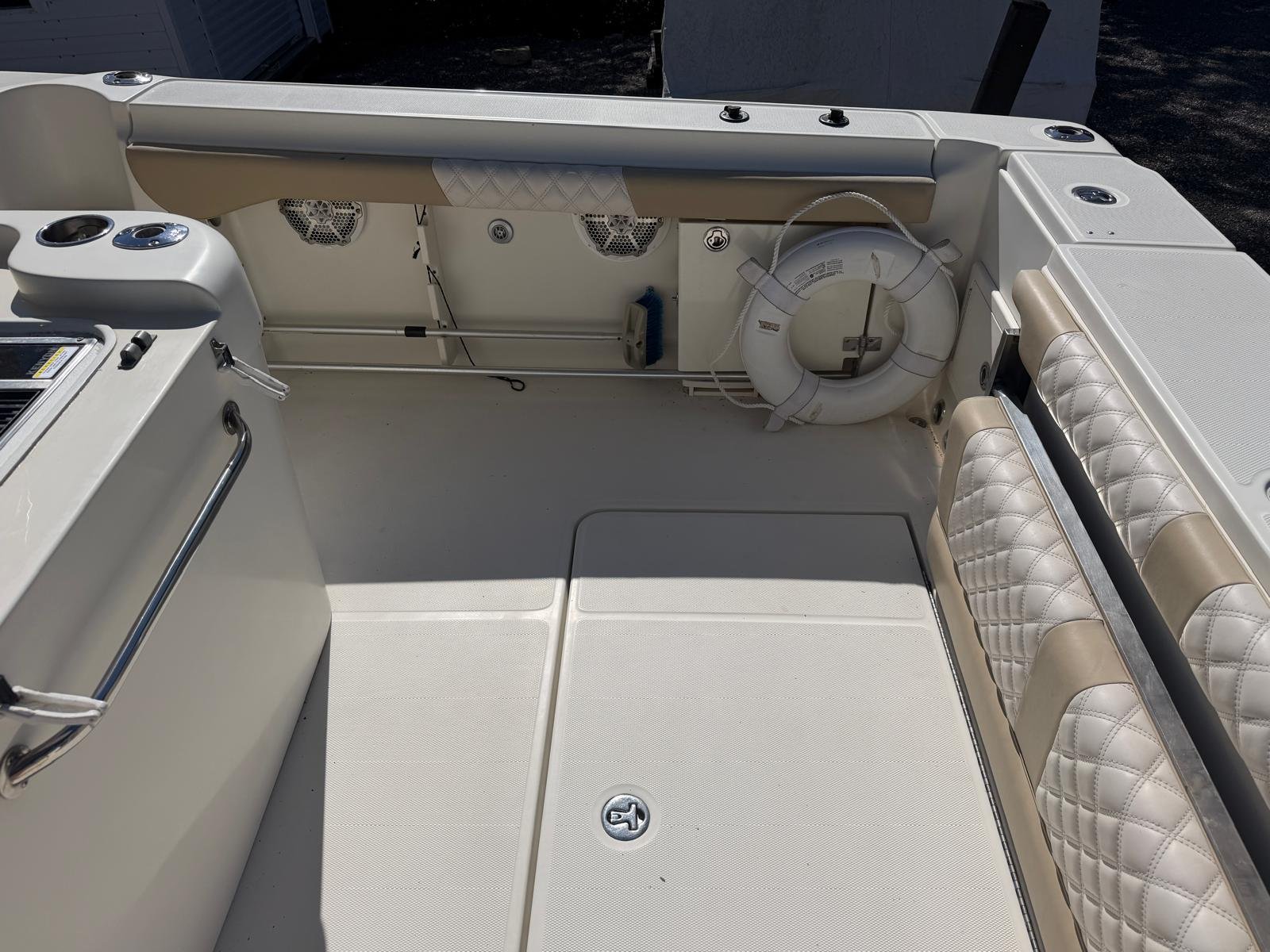 2009 Intrepid 323 Center Console powered 2019 Mercury 300 V8