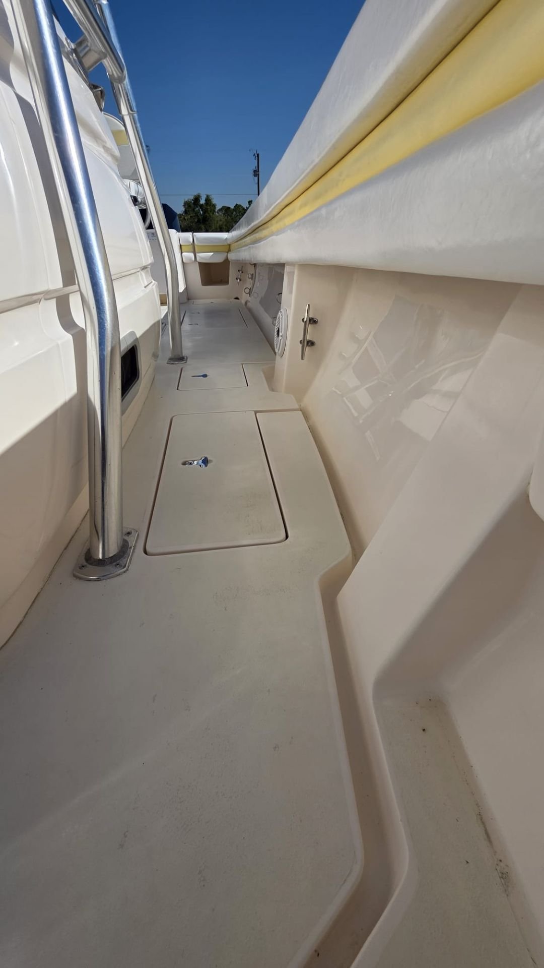 2009 Intrepid 323 Center Console powered 2019 Mercury 300 V8