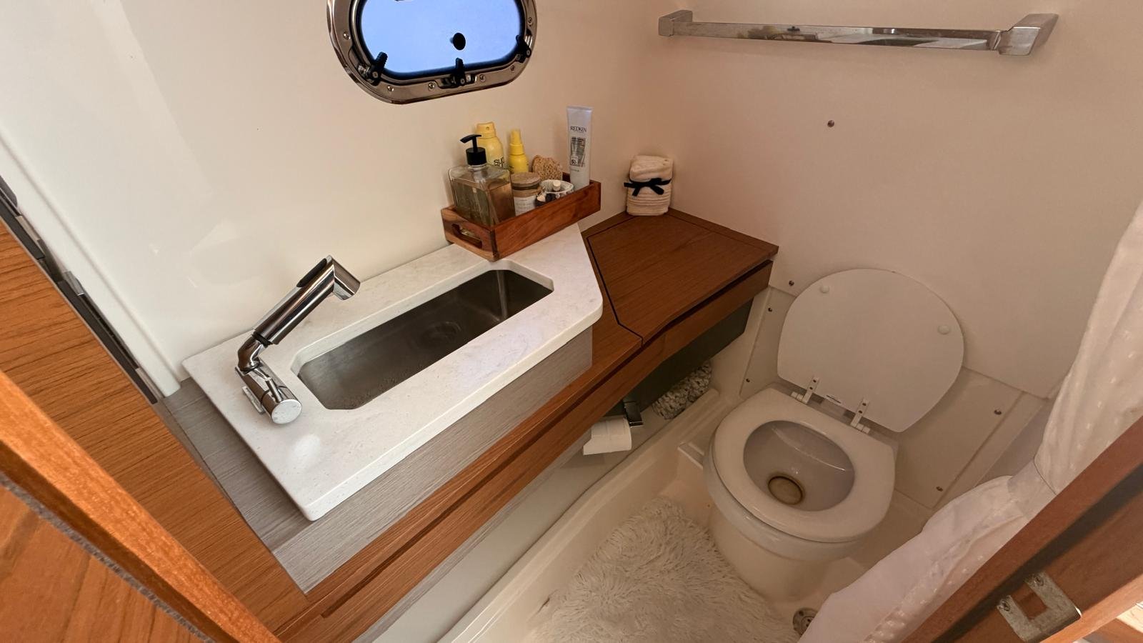 2023 Tiara Sport 34 LS