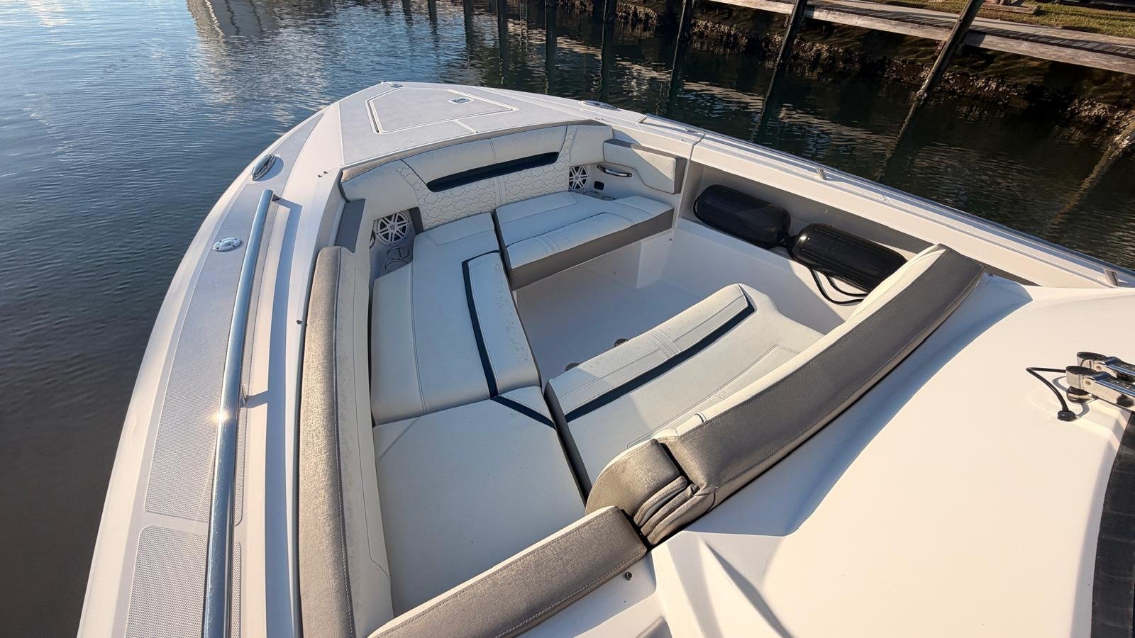 2023 Tiara Sport 34 LS