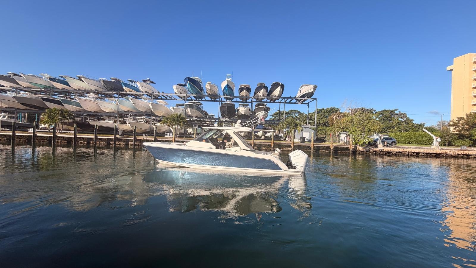 2023 Tiara Sport 34 LS