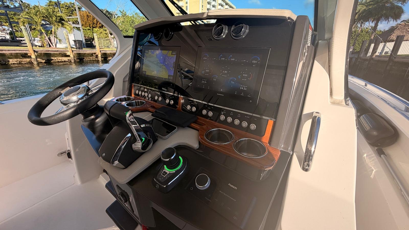 2023 Tiara Sport 34 LS