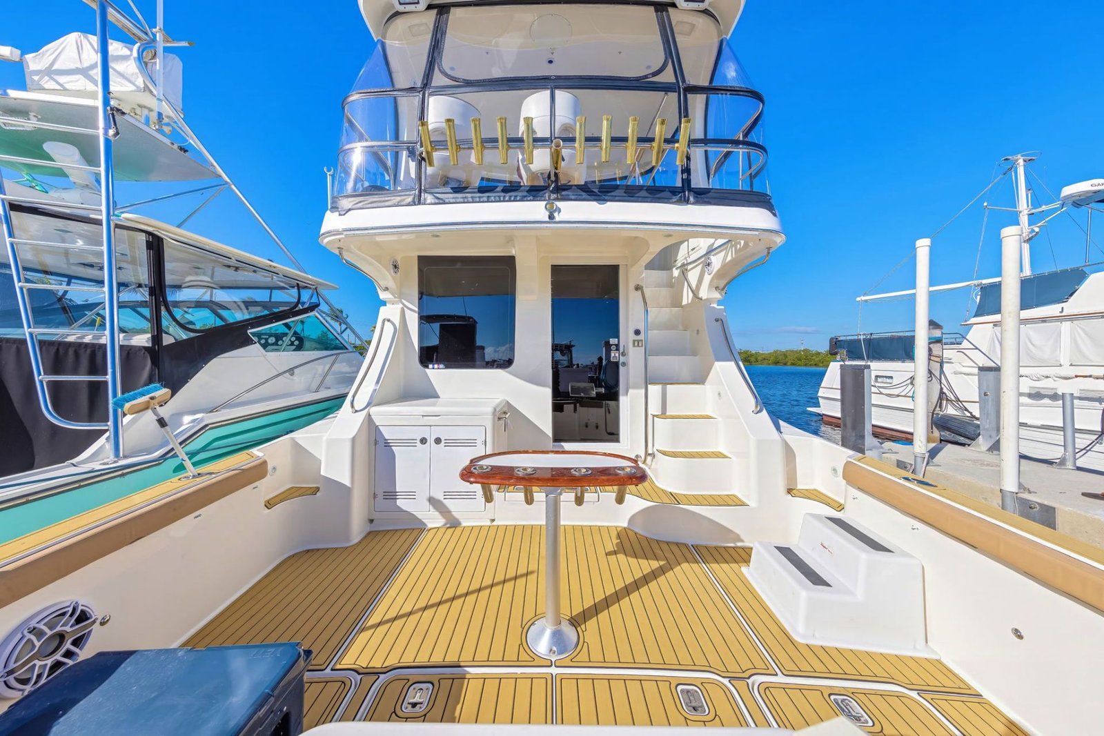 2007 Silverton 45 Convertible Powered by Twin Volvo Penta D12