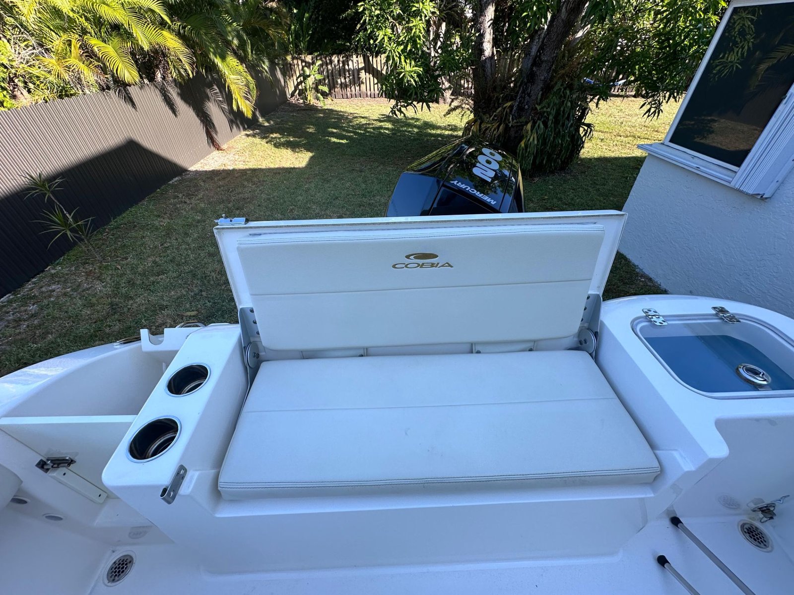 2022 Cobia 220 Dual Console powered by Mercury 200hp 4Strokes