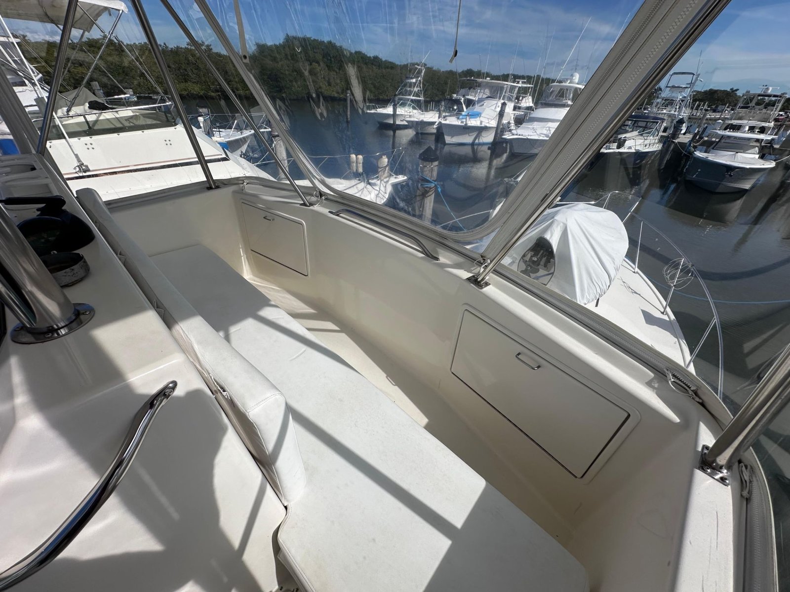 1989 Ocean Yachts 38SS powered by twin Caterpilar 3208TA