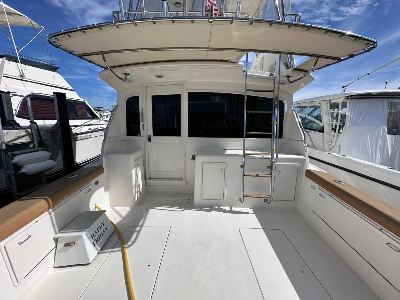 1989 Ocean Yachts 38SS powered by twin Caterpilar 3208TA