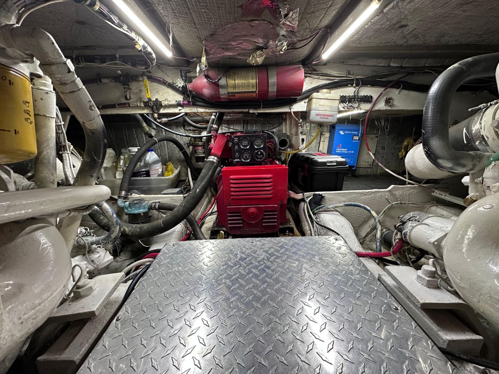 1989 Ocean Yachts 38SS powered by twin Caterpilar 3208TA