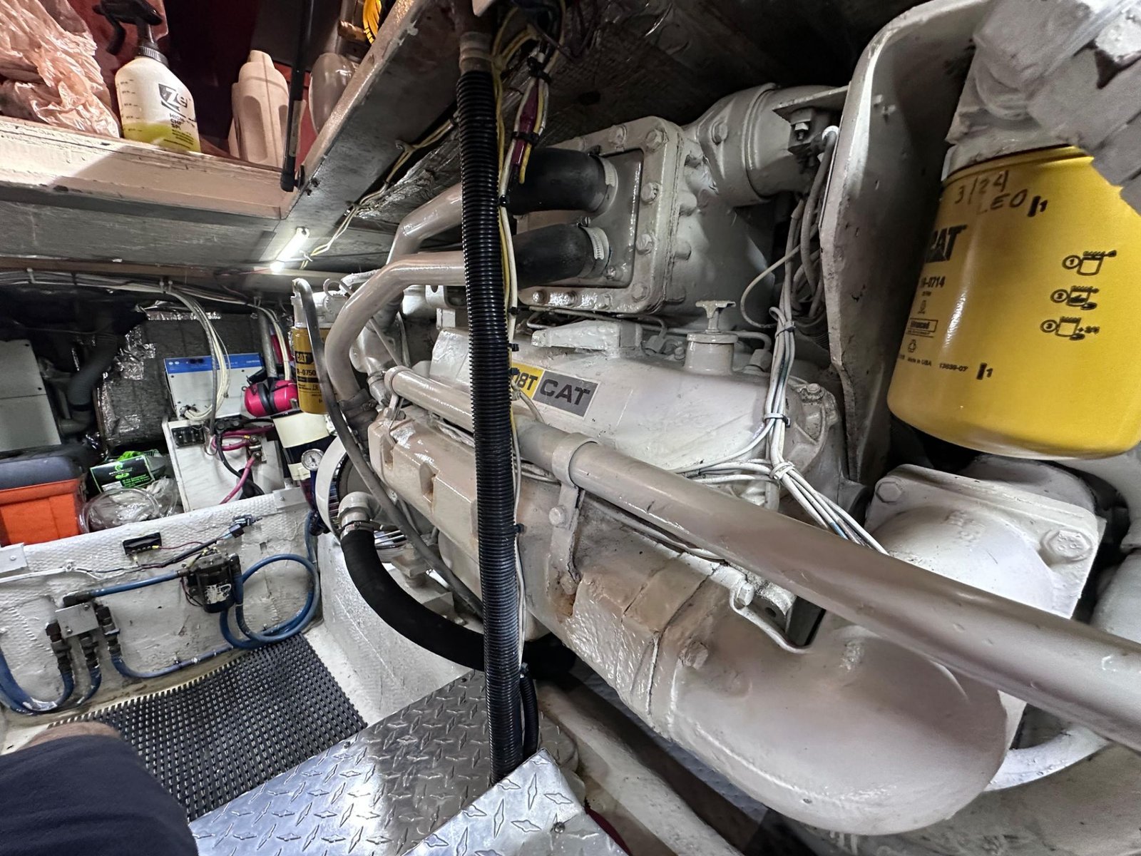 1989 Ocean Yachts 38SS powered by twin Caterpilar 3208TA