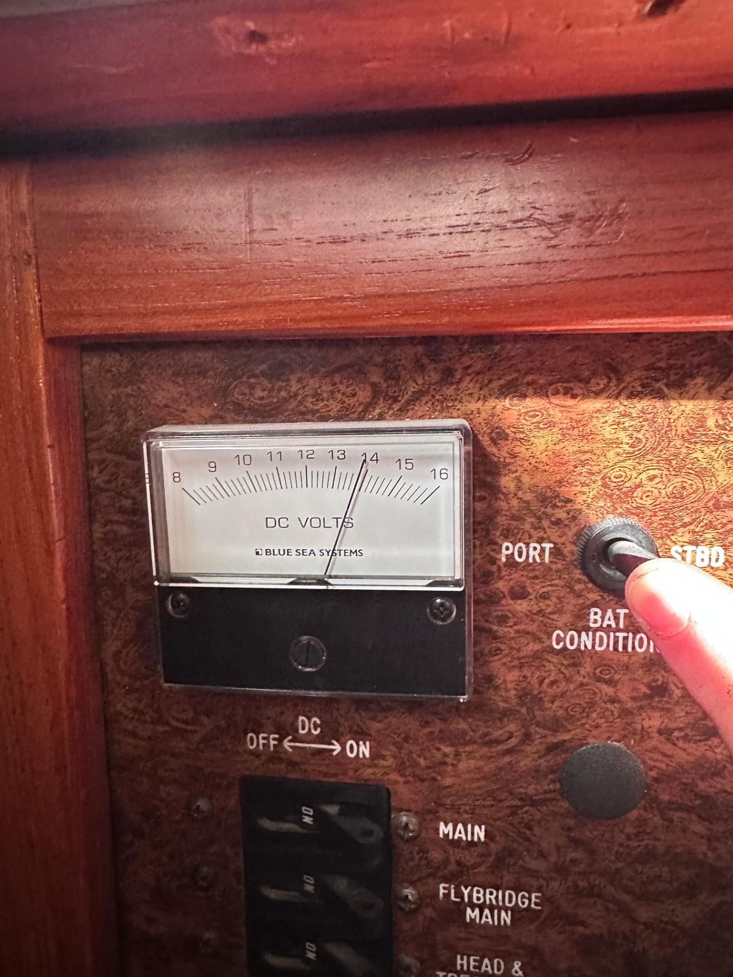 1989 Ocean Yachts 38SS powered by twin Caterpilar 3208TA