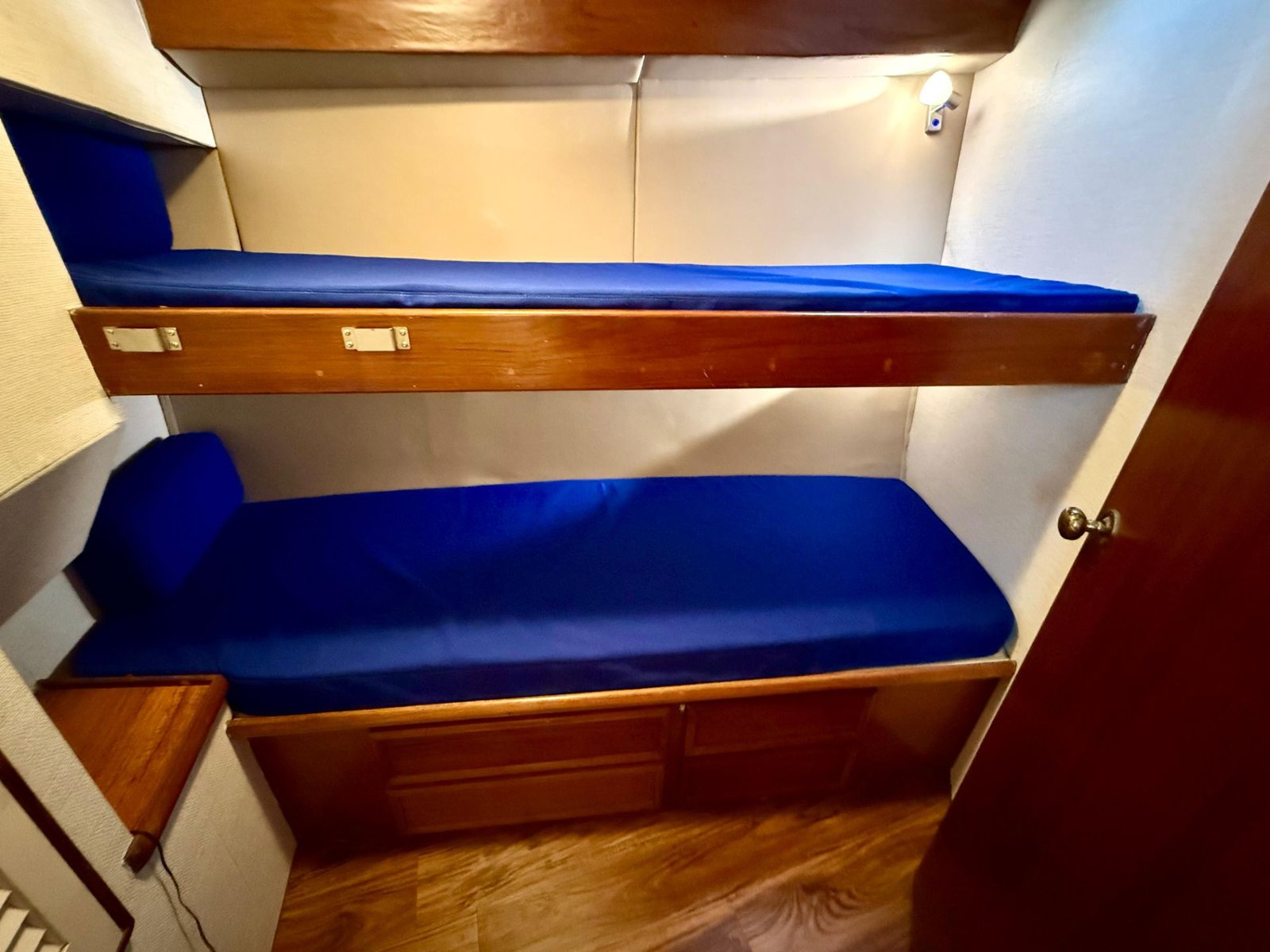 1989 Ocean Yachts 38SS powered by twin Caterpilar 3208TA